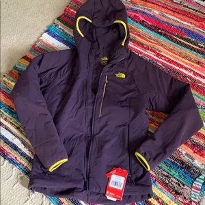 NWT women’s The North Face Ventrix coat size sm